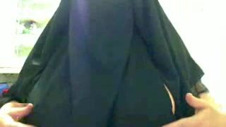 Arabian webcam hussy with huge tits