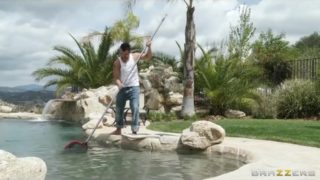 Breathtaking bikini clad bombshell Nicole Aniston bonks poolboy