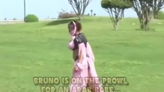 Large Tit Arab Hoe