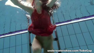 UnderwaterShow Video: Anna in the pool