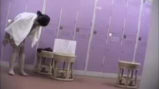 Beautiful Japanese ass on the changing room spy cam 442 su0308