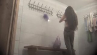 Coquette prefers stripping on camera before swimming