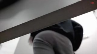 Girl with round ass becomes a star of a spy video